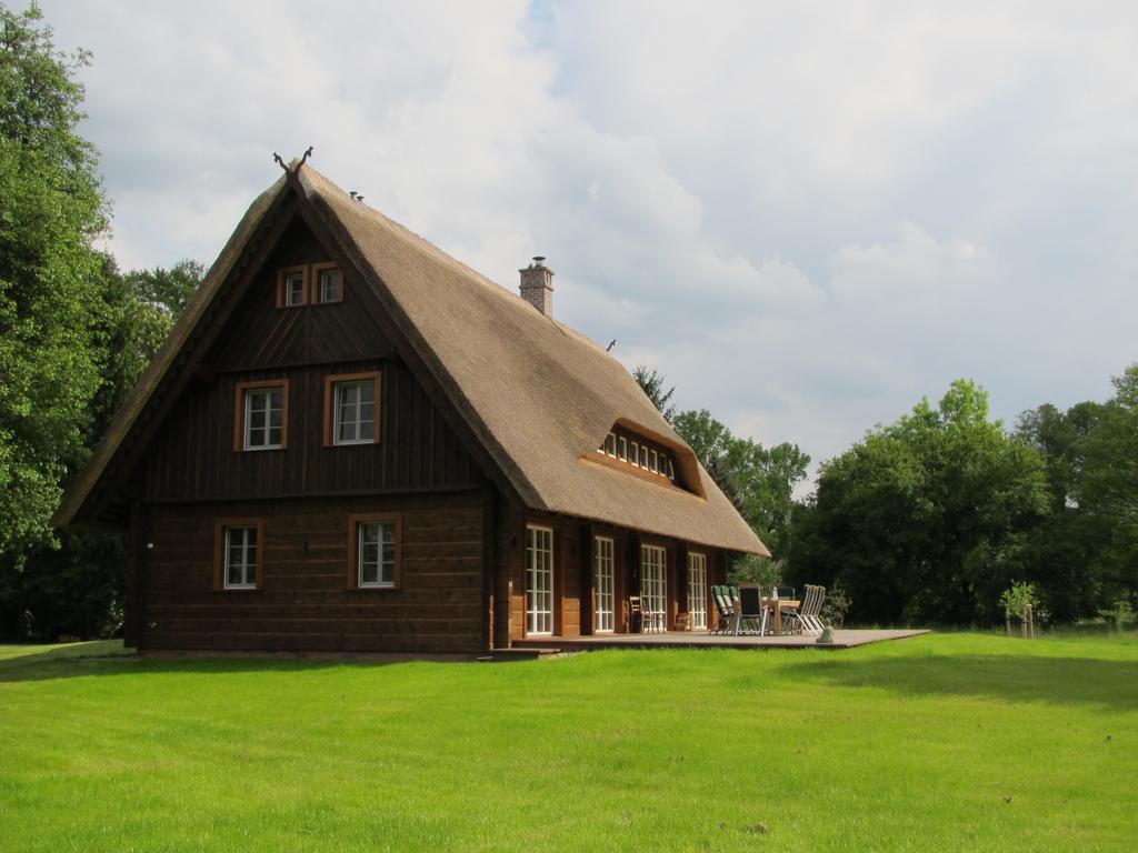 Exklusives Holzhaus Villa Burg  Ruang foto