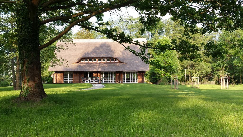 Exklusives Holzhaus Villa Burg  Ruang foto